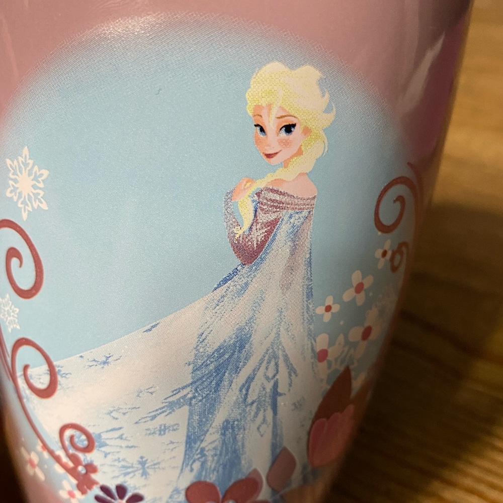 Disney’s Elsa Mug - Frozen - Picture 5 of 7